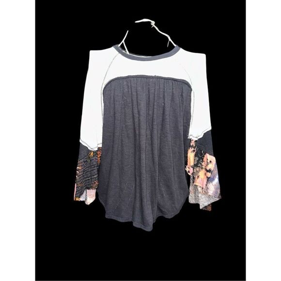 Beautiful WE THE FREE Free People Friday Fever Raglan Contrast T Shirt (Black Co - Picture 8 of 13